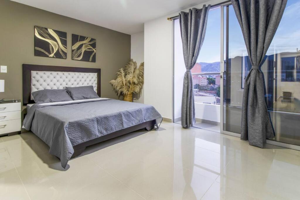 Amplio Apartamento En Calasanz - Estadio Медельин Экстерьер фото