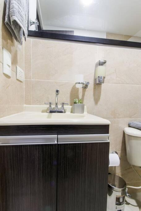 Amplio Apartamento En Calasanz - Estadio Медельин Экстерьер фото